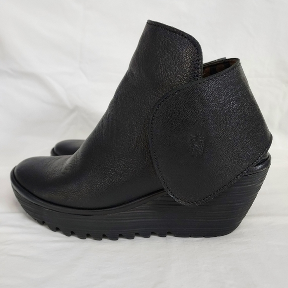 Fly London Shoes - Women’s Fly London Yogi Black Leather Wedge Ankle Boot with Flap Closure 38